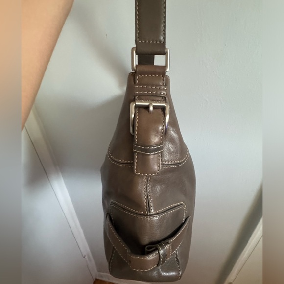 Michael Kors Oversized Brown Hobo Bag - Picture 2 of 8